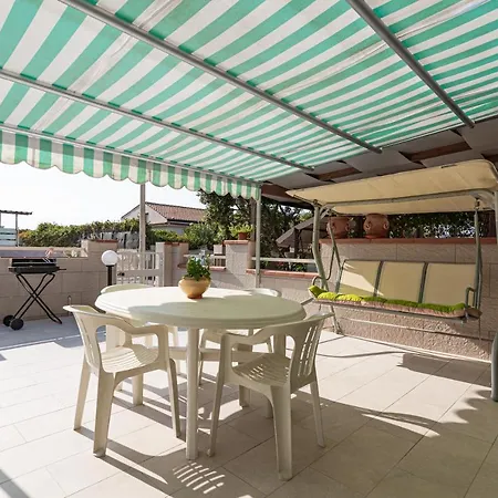 Randello Sunset Apartment